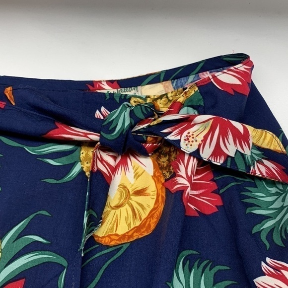 Hilo Hattie Original Hawaiian Wrap Skirt Pineapple and Floral Pattern Size M - Picture 4 of 11
